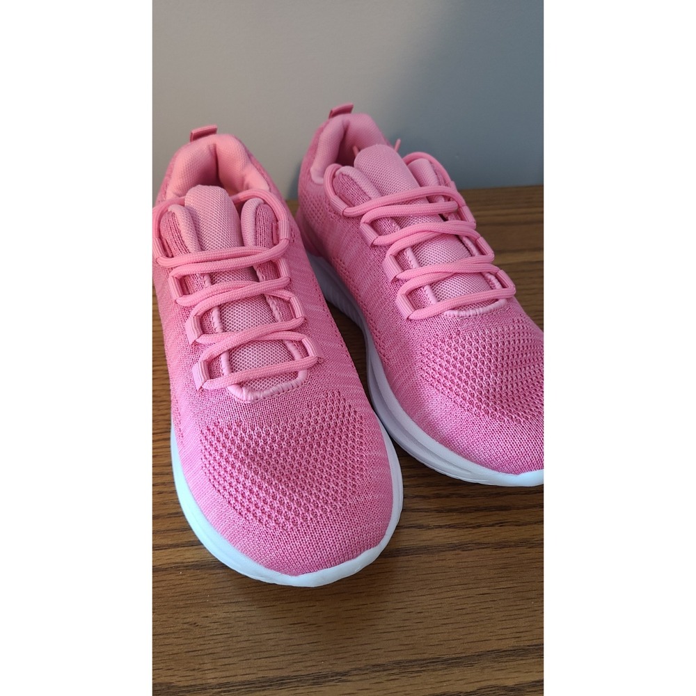 FabKids Girl‎ Pink Sneakers Size 4 NWT